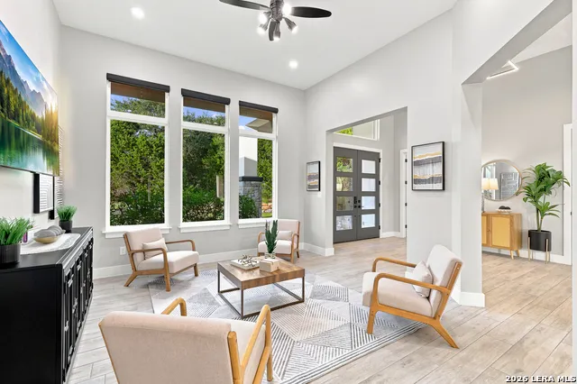 1101 Montecito Bulverde, TX 78163