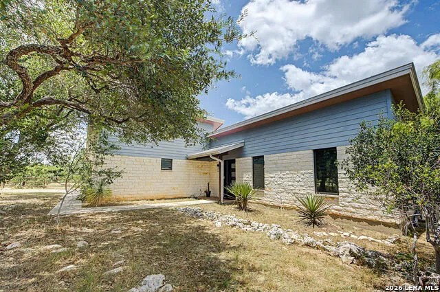 172 BLUFF TRL Dripping Springs, TX 78620