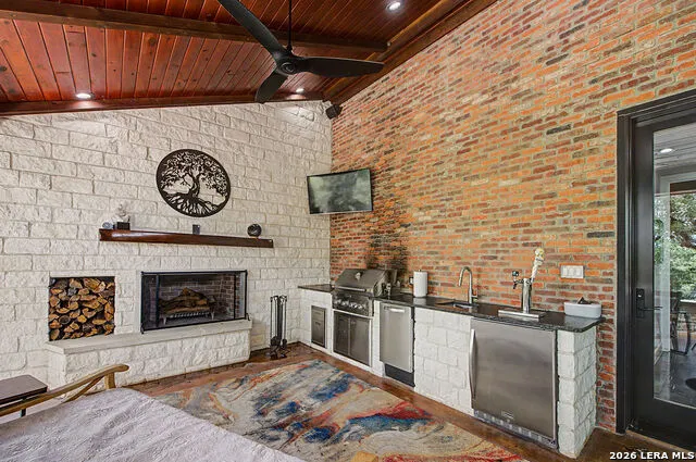 172 BLUFF TRL Dripping Springs, TX 78620