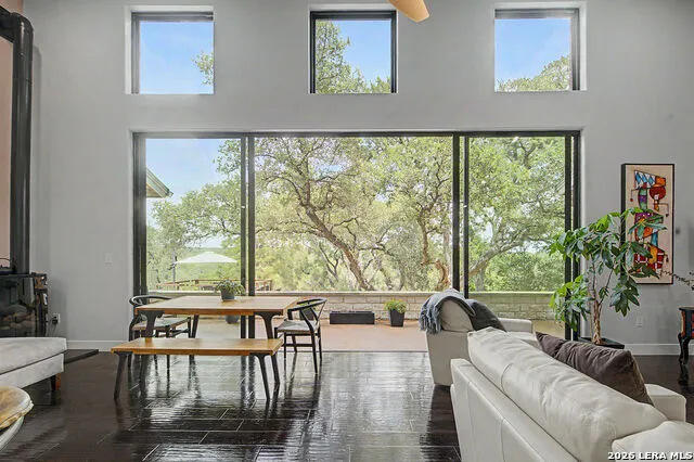 172 BLUFF TRL Dripping Springs, TX 78620
