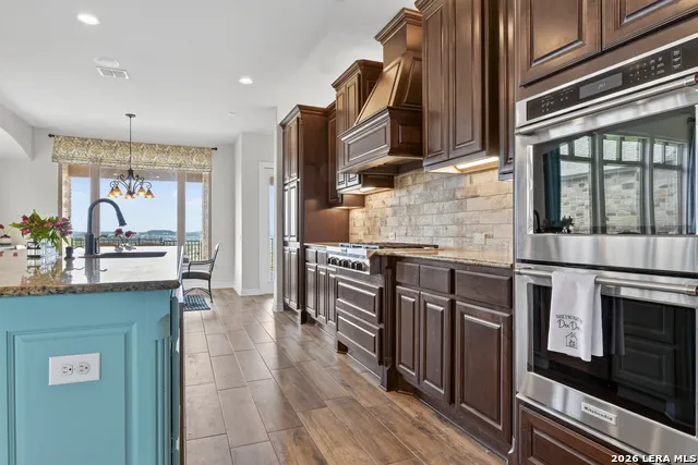 8035 VANITY HL San Antonio, TX 78256