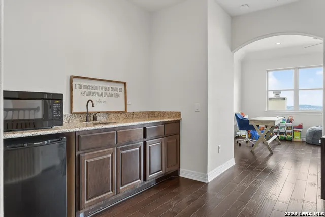 8035 VANITY HL San Antonio, TX 78256