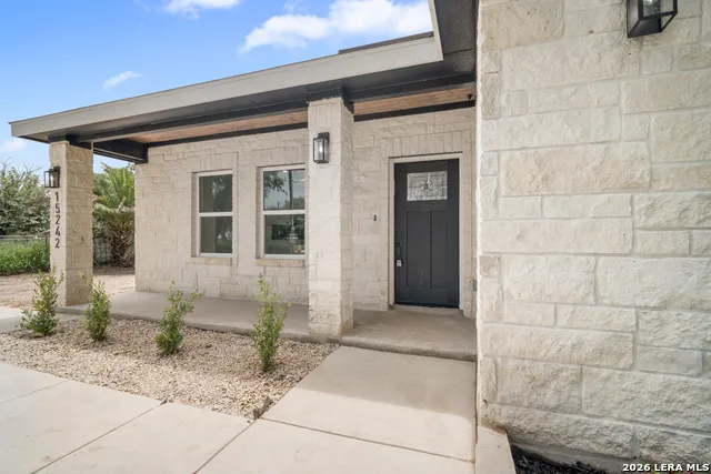 15242 Oak St Lytle, TX 78052