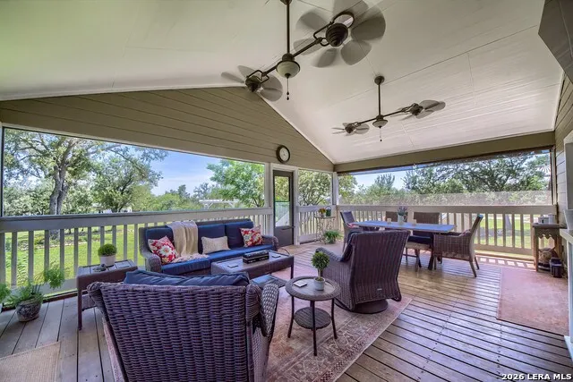 610 County Road 342 Hondo, TX 78861
