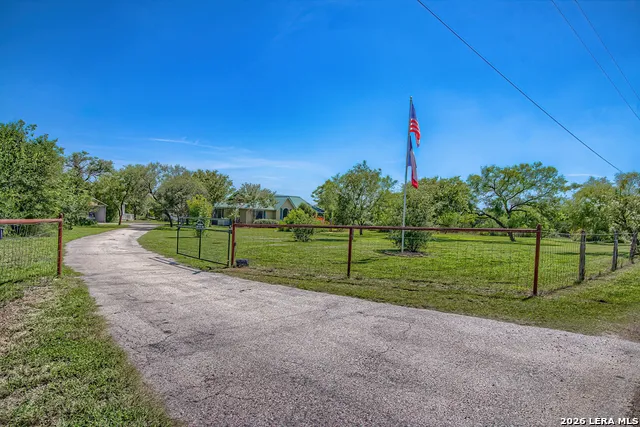 610 County Road 342 Hondo, TX 78861