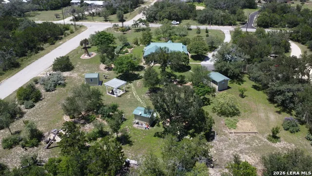 610 County Road 342 Hondo, TX 78861