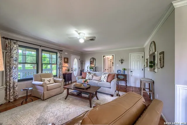610 County Road 342 Hondo, TX 78861