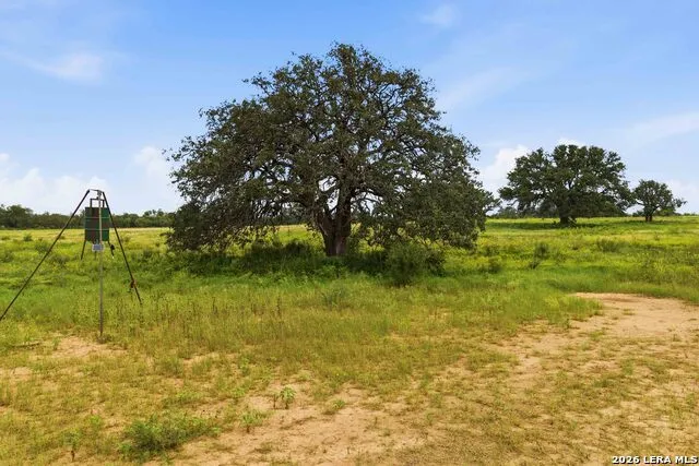 2194 S Ranch Rd 187 Sabinal, TX 78881