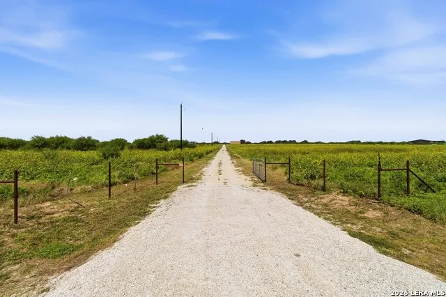 2194 S Ranch Rd 187 Sabinal, TX 78881