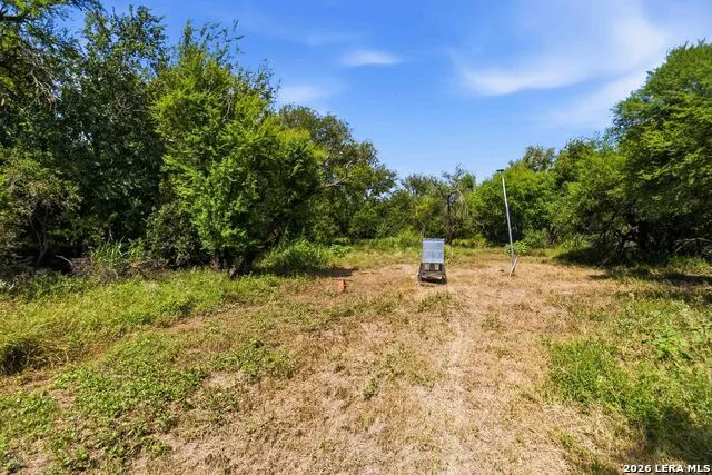 2194 S Ranch Rd 187 Sabinal, TX 78881