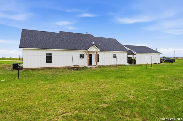 2194 S Ranch Rd 187 Sabinal, TX 78881