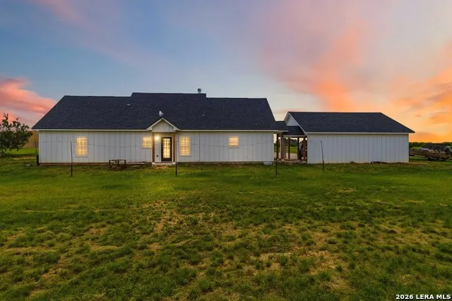 2194 S Ranch Rd 187 Sabinal, TX 78881