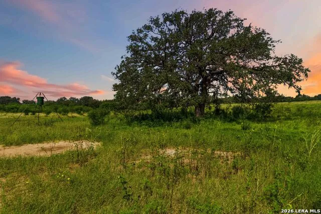 2194 S Ranch Rd 187 Sabinal, TX 78881