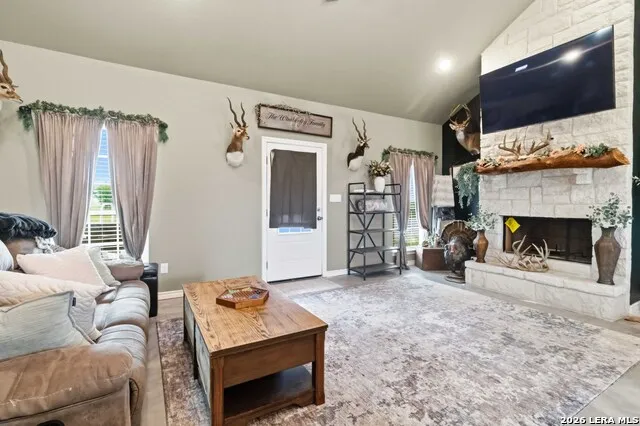 2194 S Ranch Rd 187 Sabinal, TX 78881