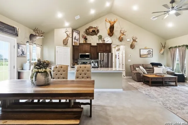 2194 S Ranch Rd 187 Sabinal, TX 78881