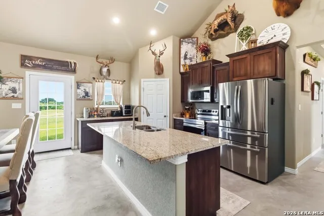 2194 S Ranch Rd 187 Sabinal, TX 78881