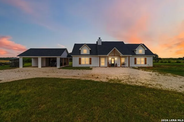 2194 S Ranch Rd 187 Sabinal, TX 78881