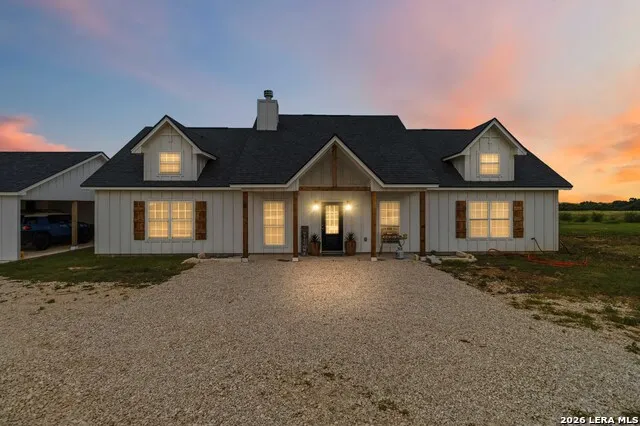 2194 S Ranch Rd 187 Sabinal, TX 78881