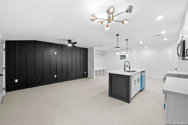 726 PRICE AVE San Antonio, TX 78211