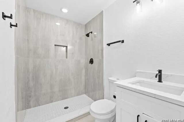 726 PRICE AVE San Antonio, TX 78211
