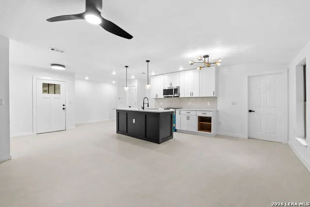 726 PRICE AVE San Antonio, TX 78211