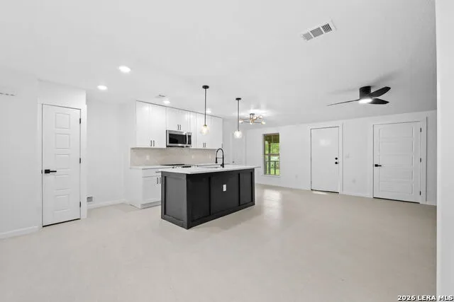726 PRICE AVE San Antonio, TX 78211