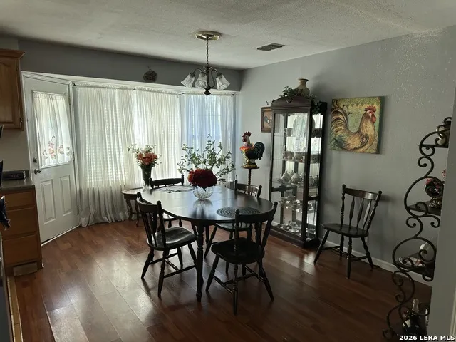 186 COUNTY ROAD 148 Kenedy, TX 78119