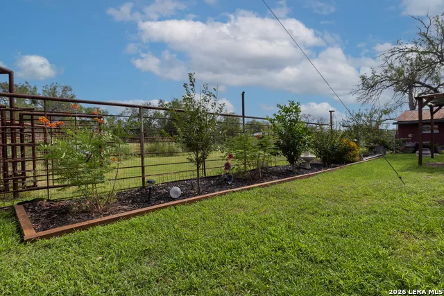 235 County Road 7712 Devine, TX 78016