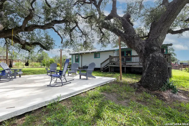 235 County Road 7712 Devine, TX 78016