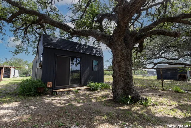 235 County Road 7712 Devine, TX 78016