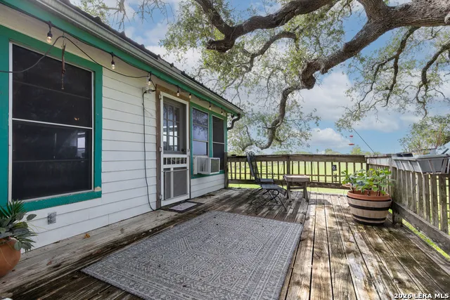 235 County Road 7712 Devine, TX 78016
