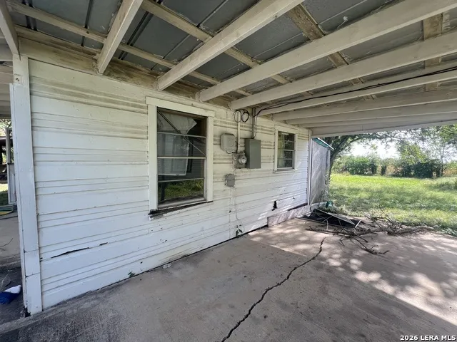 1008 Avenue T Hondo, TX 78861