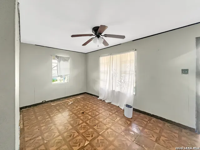 1008 Avenue T Hondo, TX 78861