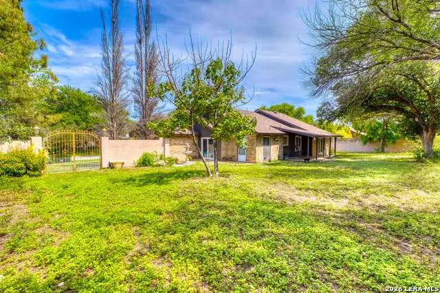 208 Echo Valley Del Rio, TX 78840