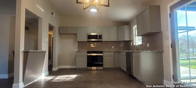 141 Trudy Lane Universal City, TX 78148