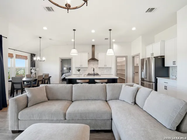 101 Jerry Gray Blanco, TX 78606