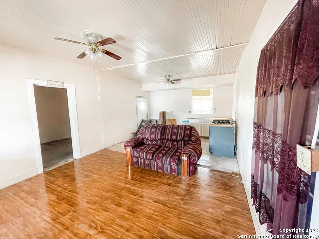 312 James St Brackettville, TX 78832