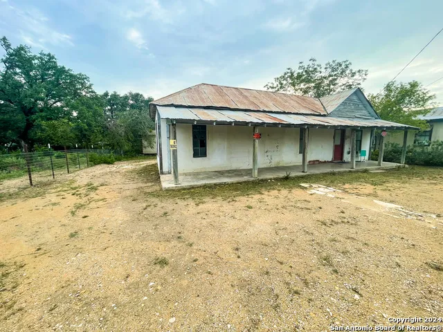 312 James St Brackettville, TX 78832