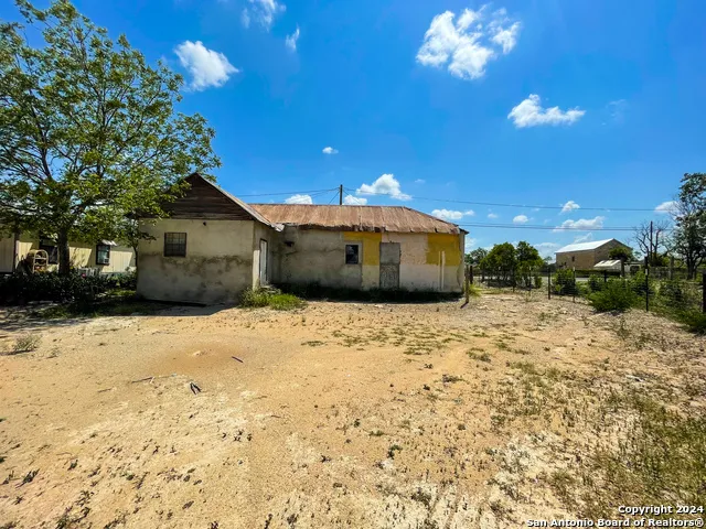 312 James St Brackettville, TX 78832