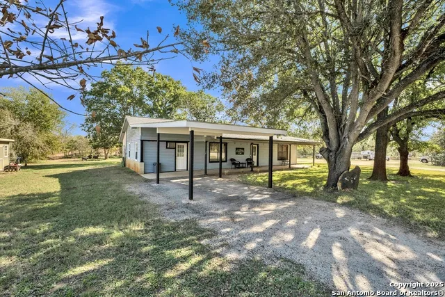 470 Rutledge Poteet, TX 78065