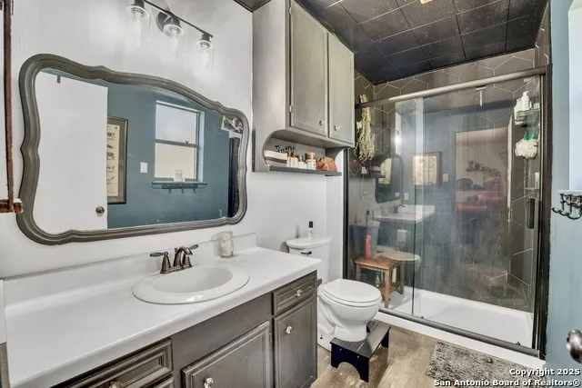 470 Rutledge Poteet, TX 78065