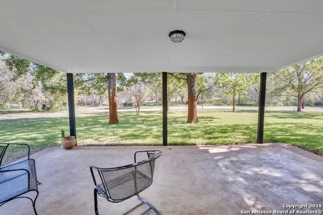 470 Rutledge Poteet, TX 78065