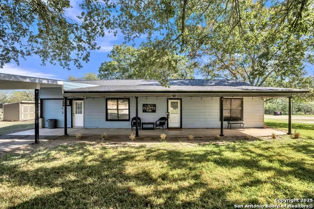 470 Rutledge Poteet, TX 78065