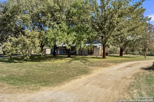 470 Rutledge Poteet, TX 78065