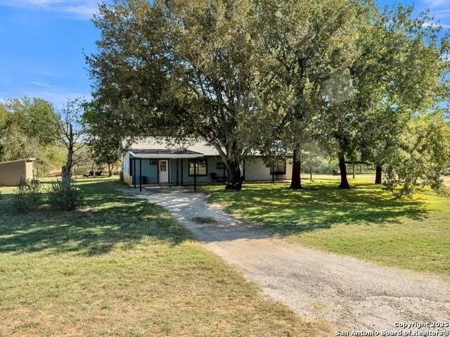 470 Rutledge Poteet, TX 78065