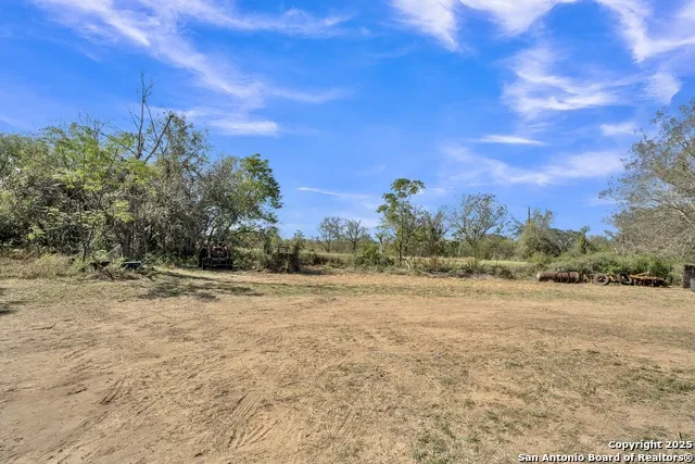 470 Rutledge Poteet, TX 78065