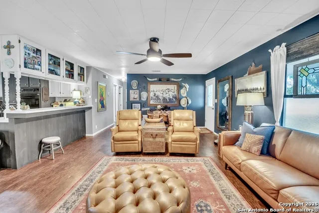 470 Rutledge Poteet, TX 78065