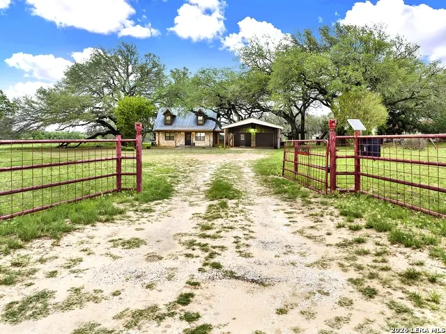 360 HORTON RD Poteet, TX 78065