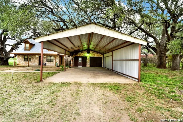 360 HORTON RD Poteet, TX 78065