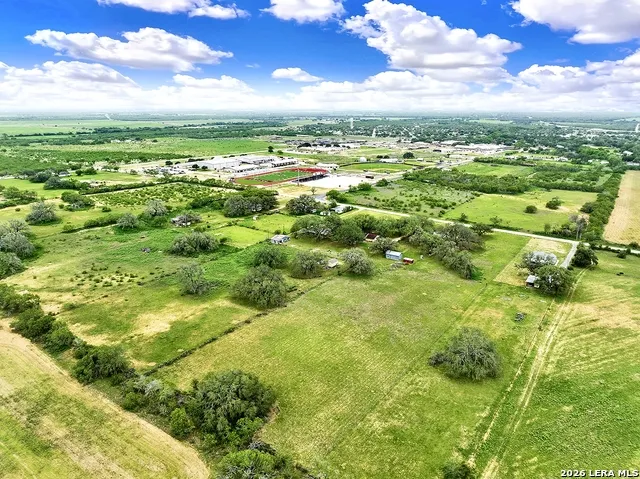 360 HORTON RD Poteet, TX 78065